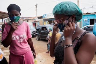 La organización humanitaria Oxfam, enfocada en erradicar la pobreza y desigualdad en el mundo, dijo hoy que la pandemia de COVID-19 podría generar 500 millones de pobres más. (ARCHIVO) 