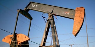 El productor de petróleo líder de la Organización de Países Exportadores de Petróleo (OPEP), Arabia Saudita, se mantiene firme en su posición de que México debe retirar sus objeciones de solo limitar a 100 mil barriles diarios el recorte de su producción. (ARCHIVO) 