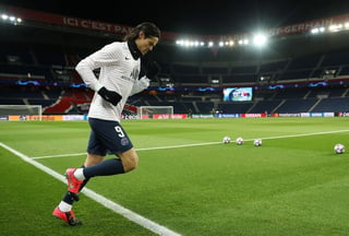 El futbolista uruguayo se desvinculará del Paris Saint-Germain una vez que finalice la actual temporada en el futbol francés. (ARCHIVO)
