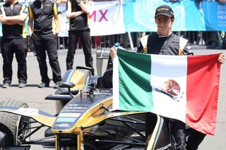 El piloto mexicano Esteban Gutiérrez participa en esta competencia del automovilismo internacional. (ARCHIVO)