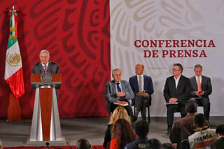 López Obrador anunció que una vez que pase la fase de emergencia del COVID-19 se iniciarán medidas de recuperación económica del país, por lo que entre mayo, junio y julio habrá una inyección de dinero en beneficio de la población. (EL UNIVERSAL)