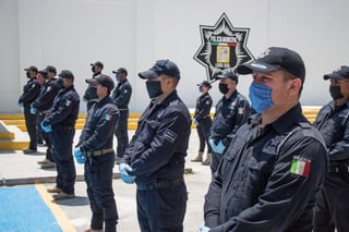 Los agentes de la Policía Municipal de Lerdo recibieron un estímulo económico por su labor. (EL SIGLO DE TORREÓN)