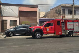 Los bomberos de Torreón atendieron el reporte de un incendio en una vivienda del centro. (EL SIGLO DE TORREÓN)