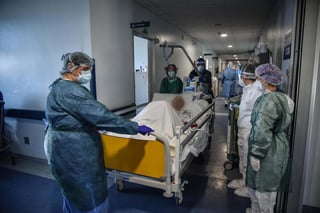 Italia registró 260 fallecidos con coronavirus en las últimas 24 horas, la cifra más baja de las últimas seis semanas, y el número total de muertos alcanza los 26,644. (EFE)