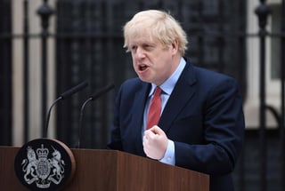 En una declaración ante su residencia oficial de Downing Street, la primera tras recuperarse del coronavirus, Johnson reiteró que el país afronta el 'mayor desafío' desde la II Guerra Mundial. (EFE)