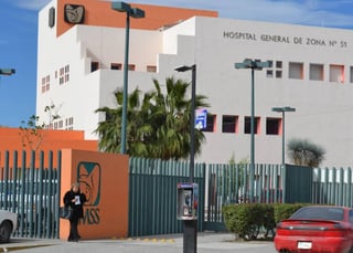 Paramédicos de la Cruz Roja se encargaron de brindar atención a la mujer lesionada, la cual fue trasladada a las instalaciones de la Clínica 51 del Instituto Mexicano del Seguro Social (IMSS), para su atención médica.
(ARCHIVO)