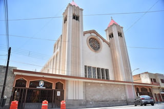 A través de las redes sociales de la Diócesis de Torreón se transmitirá la misa de los 100 años de la Catedral del Carmen.