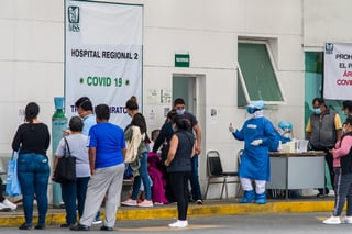 La doctora Laura Peña entregó una solicitud por escrito para que la presidenta municipal, Marina Vitela los apoye con la instalación de una cabina sanitizante. (ARCHIVO)