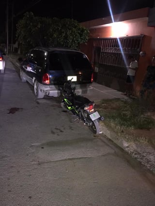 El percance vial ocurrió en calles del fraccionamiento Rincón La Merced de Torreón; el responsable terminó lesionado. (EL SIGLO DE TORREÓN)