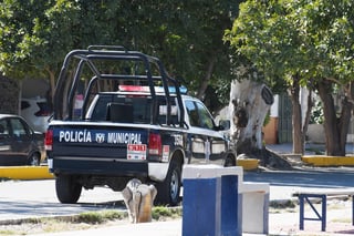 Agentes municipales de Torreón localizaron a Carlos conduciendo la camioneta a toda velocidad. (EL SIGLO DE TORREÓN)