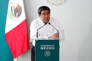 El gobernador de Puebla, Luis Miguel Barbosa Huerta, aseguró que la Sedena y la Semar carecen de condiciones para apoyar a los poblanos a enfrentar el COVID-19 y demandó apoyo del gobierno federal. (ARCHIVO)