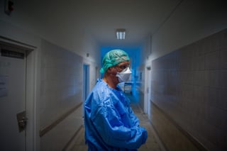 Actualmente son 161 médicos, enfermeras y distintos empleados del sector salud los que han resultado infectados de coronavirus, representando aproximadamente el 35 por ciento del total de personas contagiadas en Coahuila. (ARCHIVO)