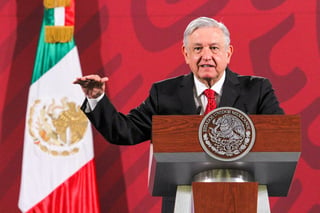 López Obrador dijo que el próximo lunes, con su equipo, llevará a cabo una reunión de análisis y propuestas para empezar a abrir el país. (NOTIMEX)