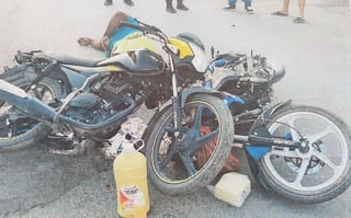 Dos motociclistas participaron en el accidente vial; uno de ellos resultó lesionado y el otro se retiró del lugar. (EL SIGLO DE TORREÓN)