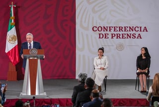 El presidente Andrés Manuel López Obrador afirmó que se llegó a un acuerdo con las tiendas Elektra y Coppel para que paren sus actividades no esenciales. (EL UNIVERSAL)