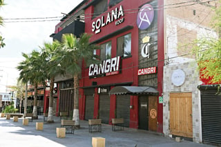 El gobernador de Coahuila Miguel Ángel Riquelme Solís, indicó que no habrá reapertura de cines y bares en una primera etapa.  (ARCHIVO)