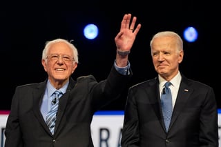 Joe Biden (d) y su principal rival en la lucha por la nominación presidencial demócrata, Bernie Sanders (i), lanzaron el miércoles una iniciativa conjunta para promover la unidad del partido a partir de un consenso en torno a seis temas prioritarios. (ARCHIVO) 