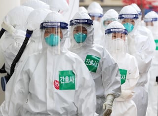 El viceministro de Economía y Finanzas de Surcorea, Kim Yong-beom, anunció hoy que buscará que los hospitales ofrezcan servicios de “telemedicina” para dar seguimiento a pacientes con coronavirus. (ARCHIVO) 
