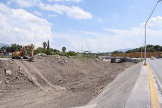 Para la Limpieza del Río Monclova y la construcción de un puente vado dentro de la zona urbana del caudal, el Ayuntamiento invierte 4.5 millones de pesos. (SERGIO RODRÍGUEZ)