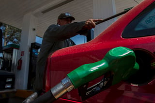 El precio de la gasolina Magna bajó hasta los 13.00 pesos en algunas zonas el país, incluso en Coahuila.