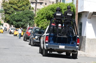 Ambos fueron trasladados a las celdas de la cárcel municipal por agentes de la Policía Municipal de Torreón. (EL SIGLO DE TORREÓN)