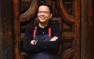 El chef José Ramón Castillo, conocido por ser uno de los jueces que aparecieron en el programa Master Chef México, sorprendió a sus seguidores al anunciar que se convertirá en papá de gemelos. (INSTAGRAM)
