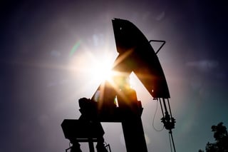El crudo nacional alcanzó ayer miércoles su mayor precio desde el 6 de marzo, 27.71 dólares el barril. (EFE) 