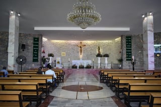 La Diócesis de Torreón anunció en un comunicado a los sacerdotes del municipio que a partir del 1 de junio se podrán reiniciar las actividades parroquiales de manera gradual, específicamente las celebraciones litúrgicas y el servicio de oficina. (ARCHIVO)