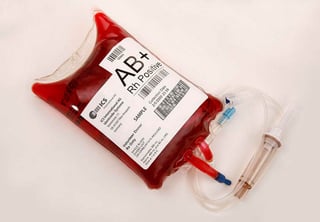 La mayoría de las donaciones de sangre se dividen en distintos componentes, es decir, en glóbulos rojos, plaquetas, factores de coagulación, plasma, anticuerpos y glóbulos blancos. (ESPECIAL) 