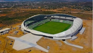 El estadio ubicado en el puerto tendrá la capacidad para aproximadamente 25 mil personas, incluyendo tribuna inferior, superior y palcos. (REDES SOCIALES)
