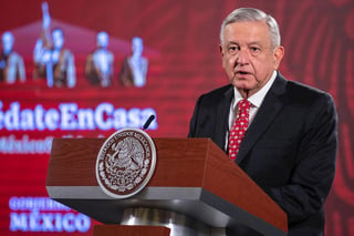 El presidente de la república mexicana señaló que viajará por avión y que de ser necesario utilizará cubrebocas.
