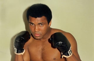 Muhammad Ali terminó su carrera con un par de derrotas, luego de volver a los cuadriláteros. (ARCHIVO)