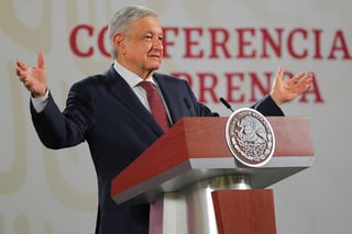 López Obrador apuntó, pese a sus afirmaciones, que deben continuar las medidas de Sana Distancia hacia la 'nueva normalidad que implica comportamientos distintos'. (NOTIMEX)
