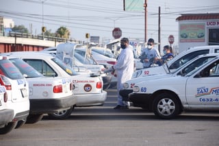 Cerca de 200 unidades de taxi fueron desinfectadas.