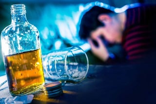 Investigadores de la Universidad Estatal de Pensilvania, en Estados Unidos, identificaron el proceso en el cerebro con el que la abstinencia al alcohol puede producir depresión, lo cual podría llevar a nuevas terapias. (ESPECIAL)