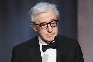 El escritor y director estadounidense Woody Allen llamó a ciertos actores de Hollywood “egoístas” al acusarlo de cometer abuso sexual, además dijo que hacer denuncias sobre él se volvió una moda entre el gremio artístico. (ESPECIAL)
