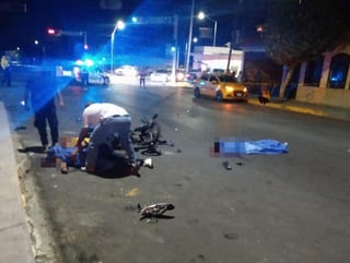 El fatal accidente ocurrió alrededor de las 4:21 de la madrugada de este domingo sobre la calle Río Suchiate y calzada Abastos, de la colonia Las Magdalenas, en Torreón. (EL SIGLO DE TORREÓN)