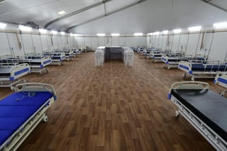 Con el Hospital Móvil Uno casi listo para entrar en operaciones, el alcalde Jesús Alfredo Paredes López dijo que a pesar que se cuenta con camas disponibles, “esto no quiere decir que éstas se tengan que utilizar'. (EL SIGLO COAHUILA)