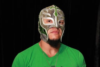El Universo de la WWE vivió una semana de nostalgia, ya que se anunció que Rey Mysterio, uno de los luchadores legendarios de la empresa, tendría su ceremonia de retiro en el Monday Night Raw de esta semana. (ARCHIVO)