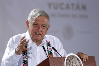 López Obrador aseguró que no cambiará su gira por el sureste mexicano a pesar del mal tiempo provocado por la tormenta tropical número 3. (EL UNIVERSAL)