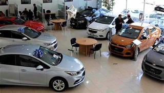 Las ventas de mayo fueron 20.4% superiores a las de abril, cuando se comercializaron solo 34 mil 903 vehículos. (ARCHIVO)