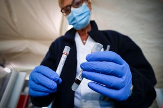 Italia ha registrado hoy 71 fallecidos y 321 nuevos casos de contagio con coronavirus en las últimas 24 horas. (EFE)