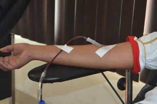 En México la donación y transfusión de sangre disminuyó de manera significativa en abril y mayo por la pandemia de COVID-19, a pesar de ello no se está en situación de desabasto. (ESPECIAL) 
