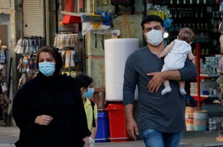 El Ministerio de Salud de Irán informó este jueves de que ha contabilizado 3,574 nuevos contagios de la COVID-19 en las últimas 24 horas. (ARCHIVO) 