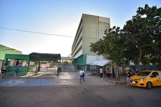 La Clínica 18 atiende a pacientes de COVID-19 provenientes de municipios como San Pedro, Matamoros y Francisco I. Madero. (EL SIGLO DE TORREÓN)