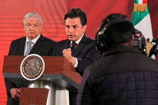 El presidente Andrés Manuel López Obrador confirmó el contagio por COVID-19 del director del IMSS, Zoé Robledo Aburto. (ARCHIVO)
