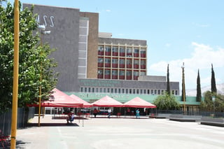 El IMSS reportó que el Hospital General de Zona número 16 en Torreón se encuentra al 92 por ciento de su capacidad; pide mantener las medidas preventivas contra el COVID-19. (FERNANDO COMPEÁN)