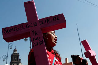 Pese a un intento de boicot durante la presentación virtual del proyecto, activistas y familiares de víctimas de feminicidio dieron inicio este martes a la campaña 'Basta de contar hasta 10', en respuesta a una muy criticada propaganda impulsada por el propio Gobierno de México. (ARCHIVO)