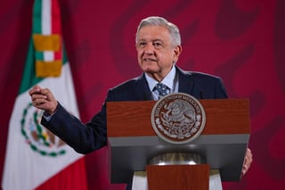 López Obrador destacó que con la posibilidad de que los menores de edad puedan abrir una cuenta bancaria, se eliminarán riesgos de corrupción. (EL UNIVERSAL)