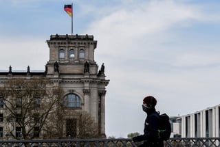 Alemania mantiene el objetivo de reabrir el turismo hacia Europa el próximo lunes, con la retirada de la recomendación de no viajar al extranjero, pero sin bajar la guardia sobre la evolución de la pandemia o posibles repuntes de contagios. (ARCHIVO) 
